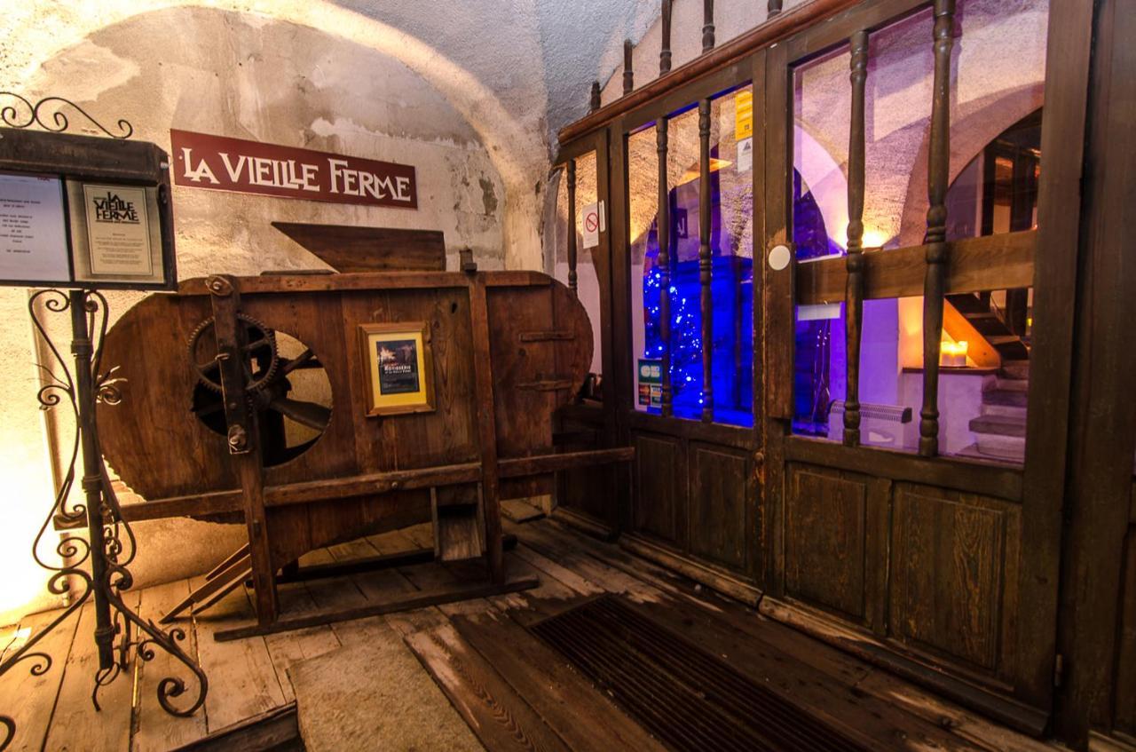 Langley Hotel La Vieille Ferme Ла-Саль-лез-Альп Экстерьер фото
