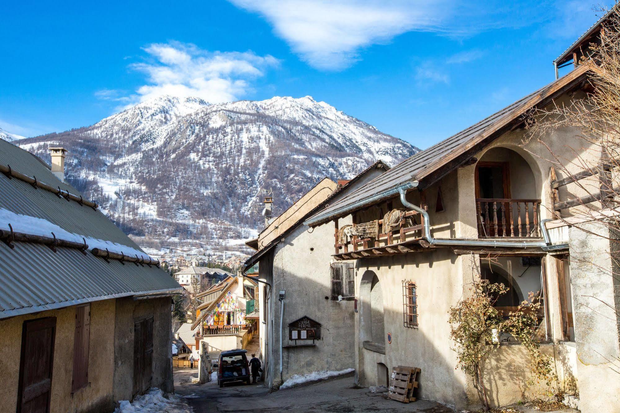 Langley Hotel La Vieille Ferme Ла-Саль-лез-Альп Экстерьер фото